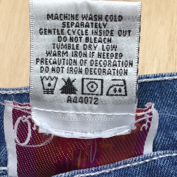 Quacker Factory Embroidered Cocktails Martini Summer Ankle Capri Denim Jeans - Picture 8 of 14